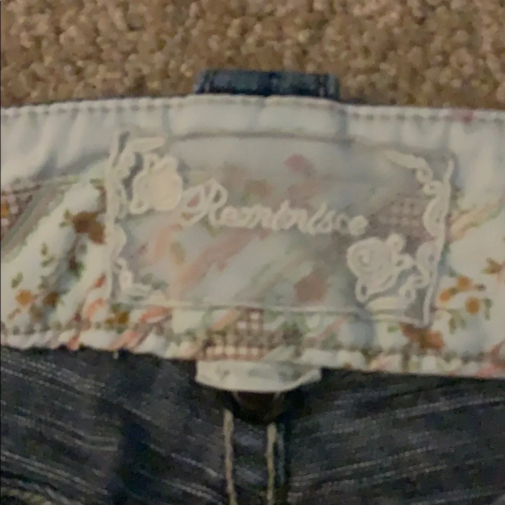 Miss Me Capri Jeans - Picture 5 of 10